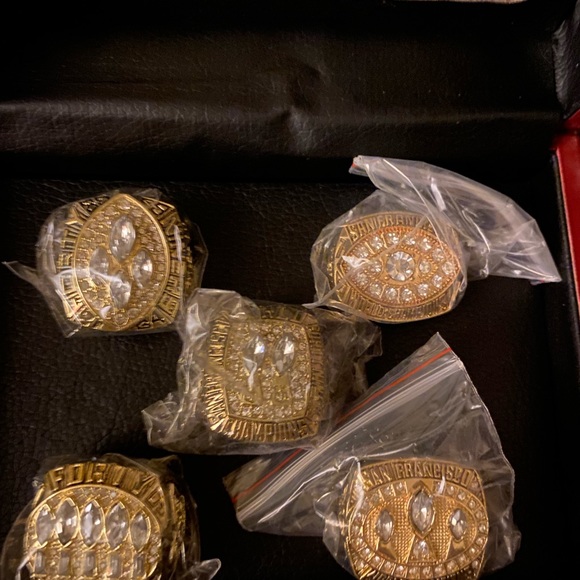 5 Size 11 San Fransisco 49ers with box